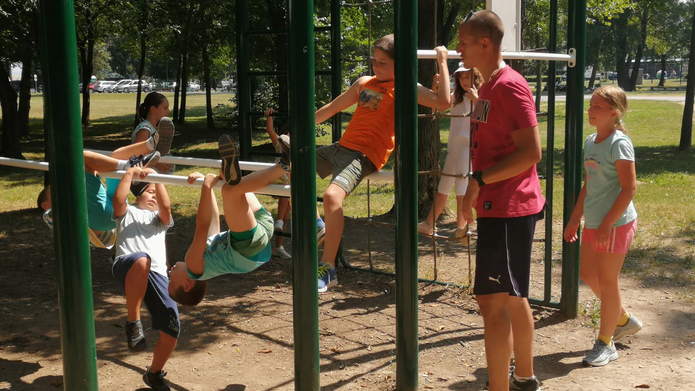 strucni-rad-sa-decom-sportski-kamp strucni rad sa decom u sportskom kampu