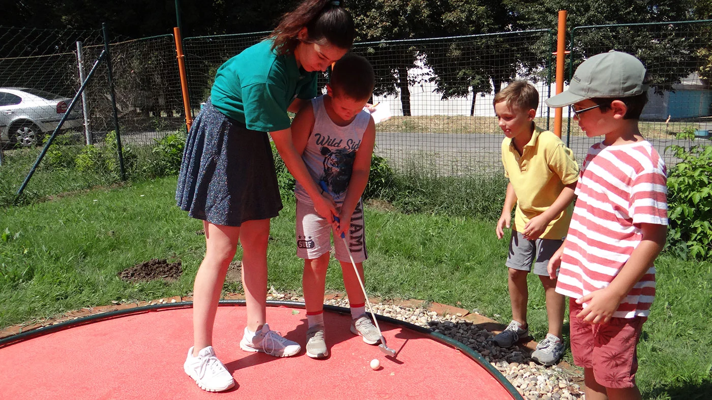 mini-golf-za-decu-u-kampu mini golf za decu u kampu